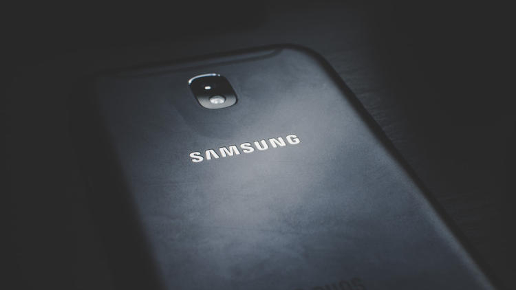 Samsung намерена увеличить долю на рынке смартфонов и скорректировать цены на память DRAM