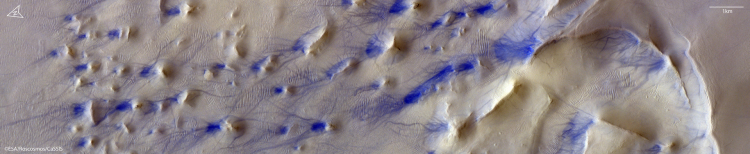«Роскосмос» и ЕКА показали в деталях следы «Пылевых дьяволов» на Марсе